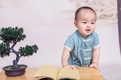 临朐宝宝爱吐奶是什么原因